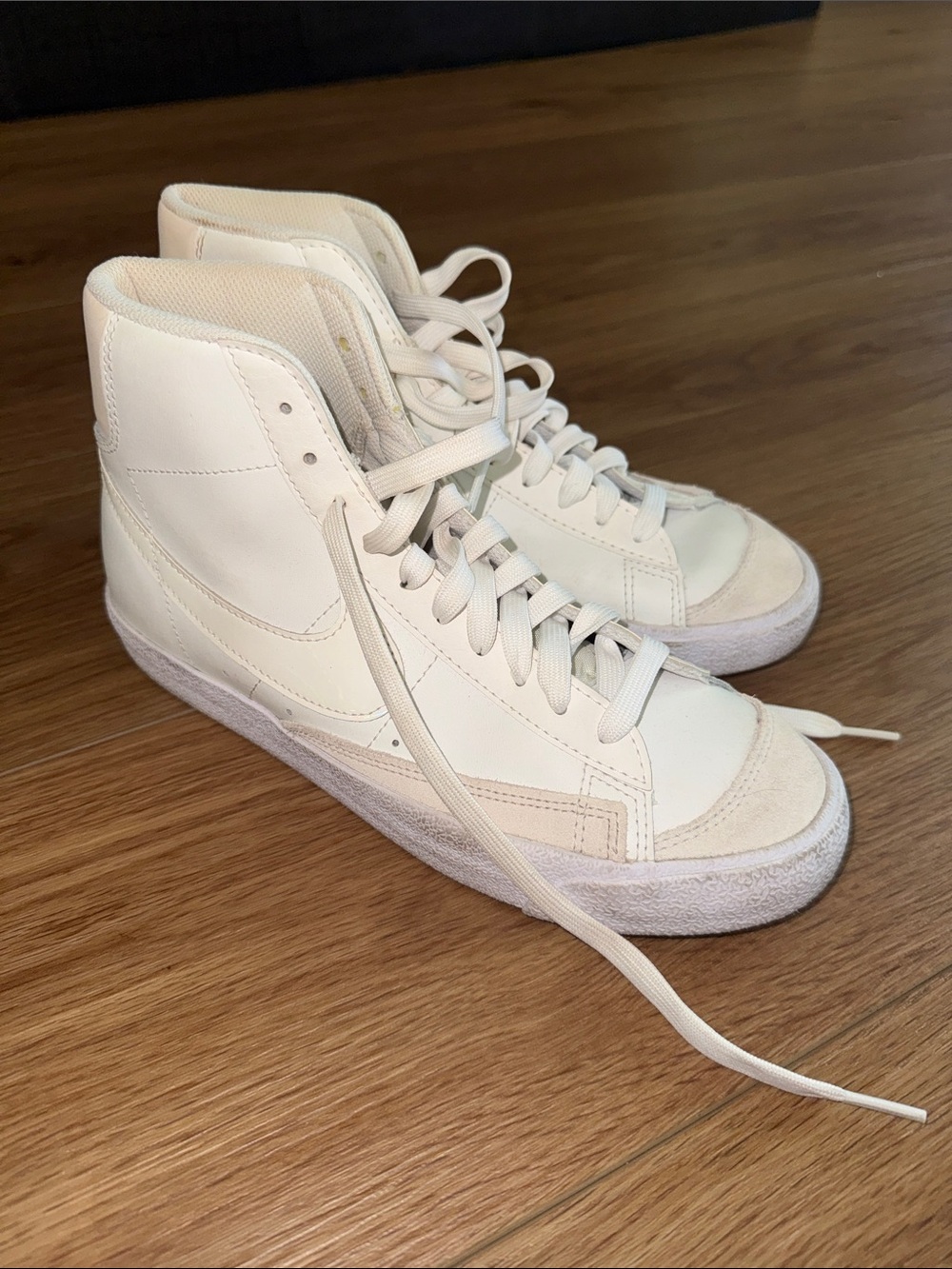 Nike Women's High-Top Sneakers in White